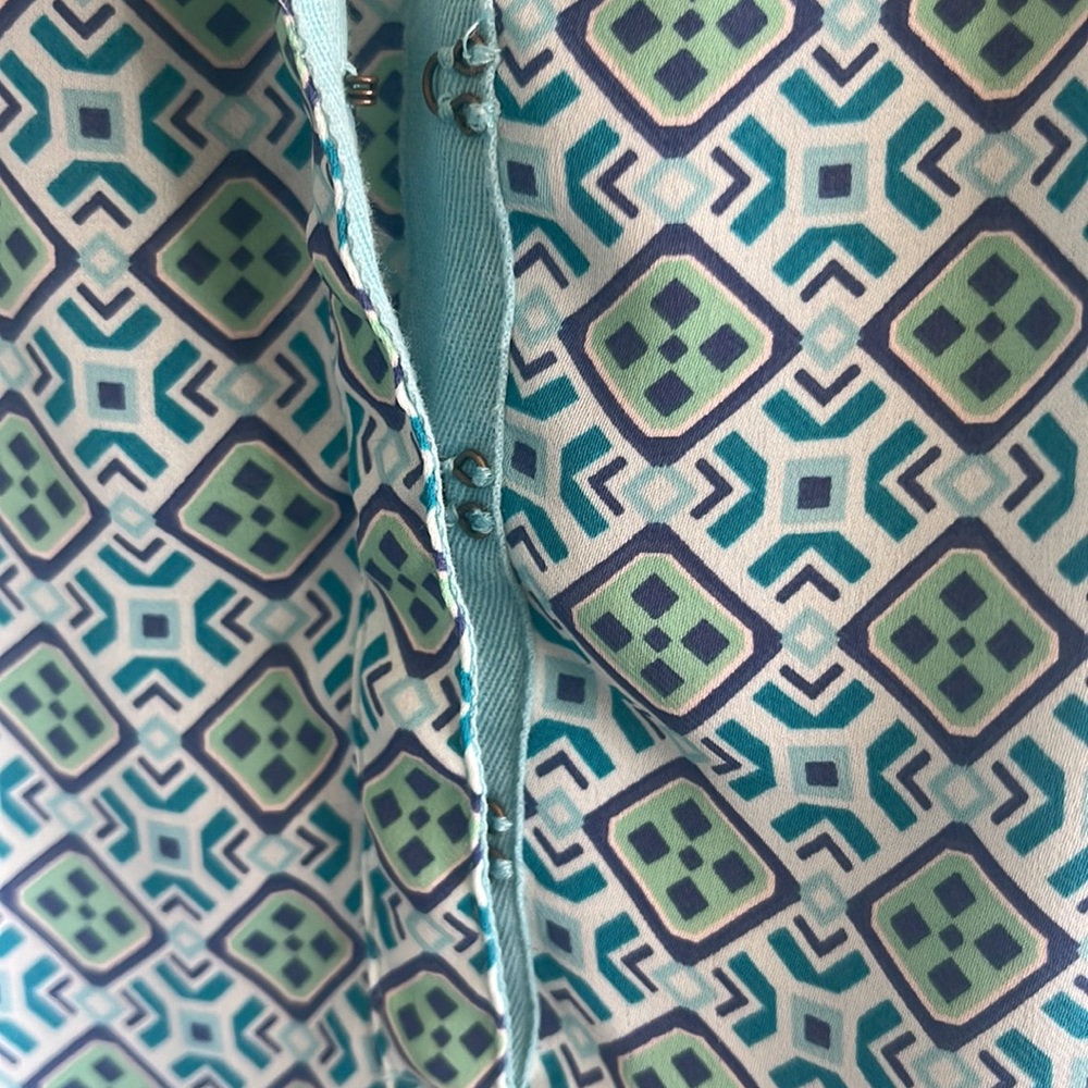 Banana Republic Blouse 🦋 w/retro geometric print - Picture 4 of 5